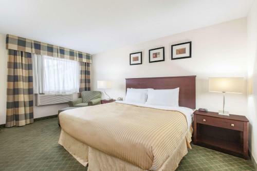 Motel Knights Inn Parkway