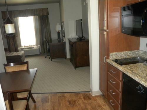 Hotel Teddy's Residential Suites