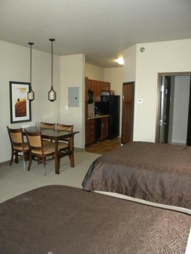 Hotel Teddy's Residential Suites