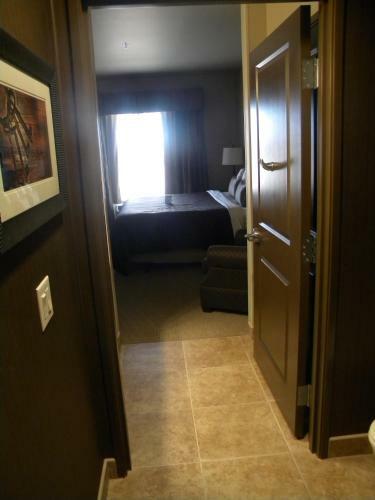 Hotel Teddy's Residential Suites