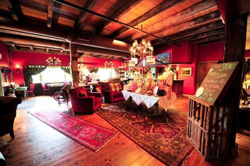 Hotel The Common Man Inn, Spa & Lodge