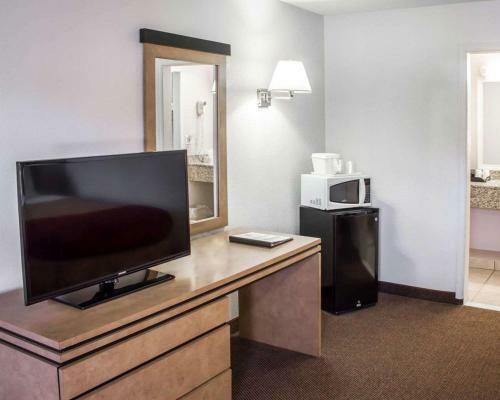 Hotel Econo Lodge Colonie Center Mall
