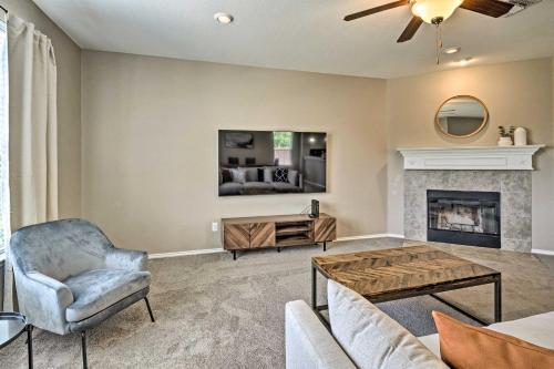 Family-friendly Home With Big Yard And Pool Table