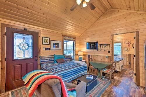 Cozy Valley View Cabin About 6 Mi To Glen Rose!
