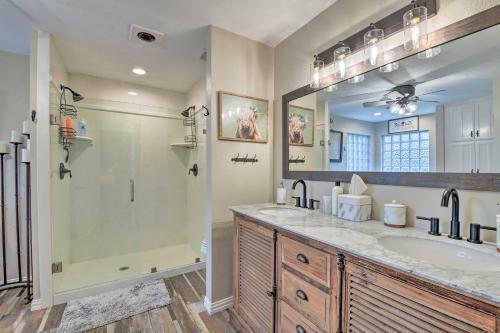 Remodeled Tx Escape About 9 Mi To Lake Granbury!