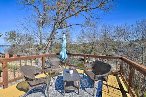 Lakeside Cottage Boat Dock And Spacious Decks!