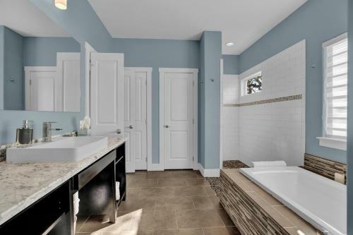 Hostal Luxury Cottage With Views, Fireplace, & Grill!