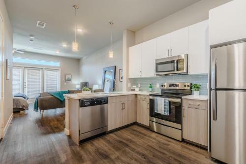 7th Avenue Apartments By Barsala