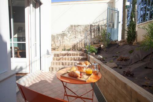 Bed & Breakfast Lyonest Chambre D'h�tes