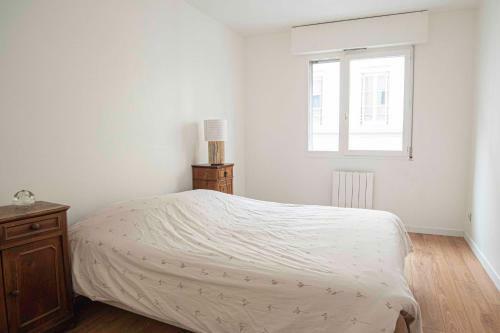 Spacious And Bright Apartment Near Quais de Sa�ne