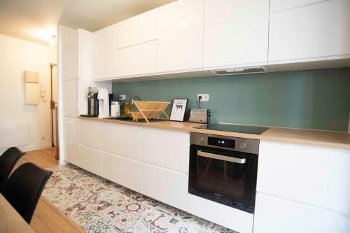 Spacious And Bright Apartment Near Quais de Sa�ne