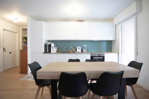 Spacious And Bright Apartment Near Quais de Sa�ne