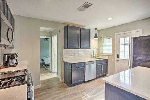 Pet-friendly Dallas Digs About 4 Mi To Downtown!