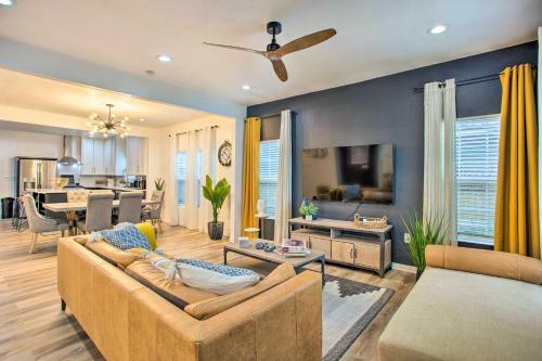 Picturesque Dallas Home Near Dtwn With Fire Pit