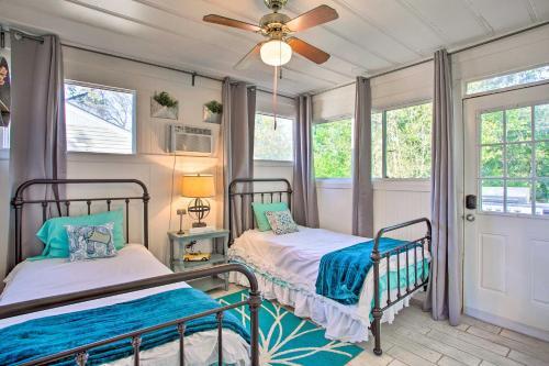 Home In Upscale Neighborhood With Deck And Yard