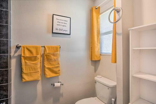 Stylish Pet-friendly House With Fenced Yard!