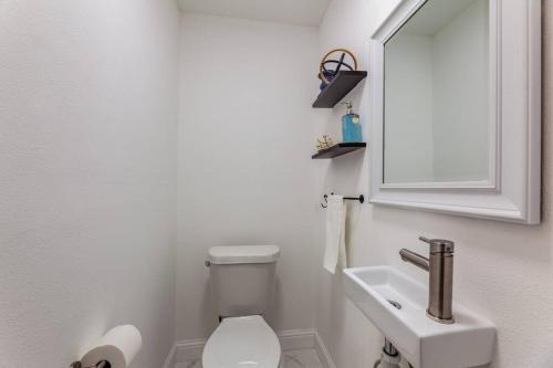 Apartamento Modern And Sleek 4 Bedroom Home