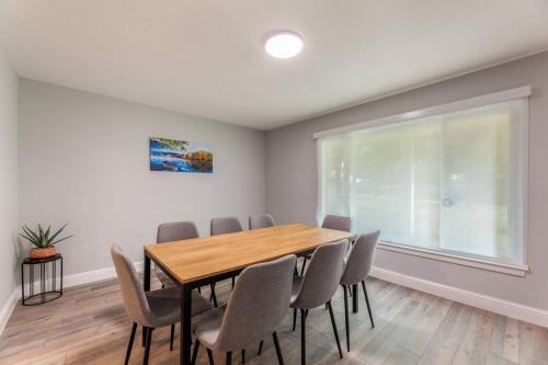 Apartamento Modern And Sleek 4 Bedroom Home
