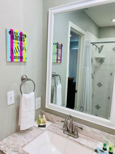 Witte Wonderland - Separate Garage Apartment!!