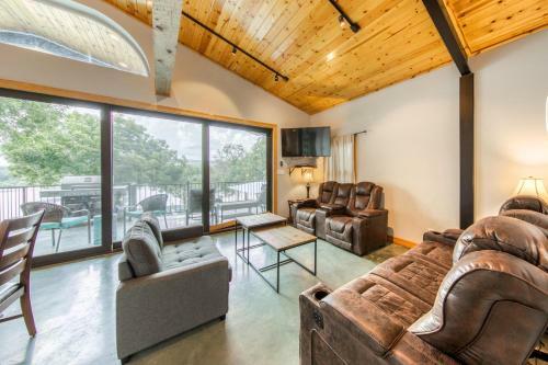 River Oaks Lookout - Unit A & B