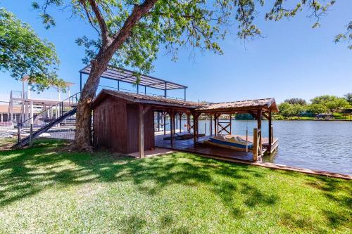 Lakeside Gem