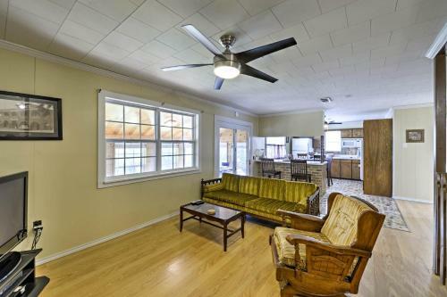 Large Clifton Home With Yard And Access To Lake Whitney