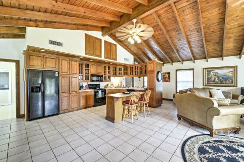 Large Clifton Home With Yard And Access To Lake Whitney