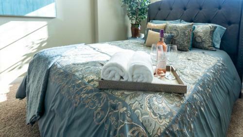 Hostal Private Rooms At Central Texas Suites With Hot Tub