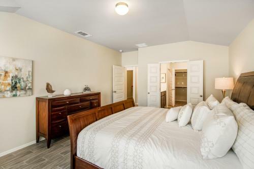 Modern Living In Lago Vista
