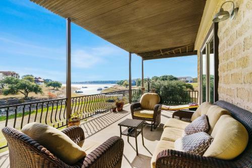 Lake View Oasis