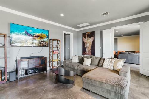 Lake View Oasis