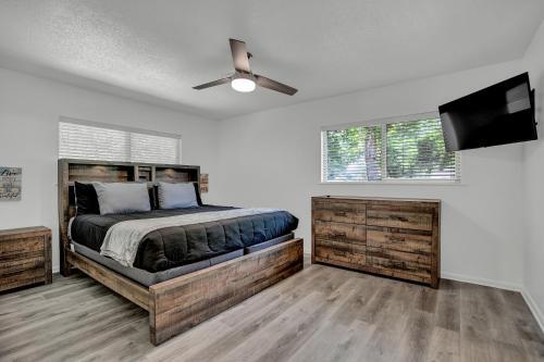 New Charming House With Hot Tub And Grill And Pool Table