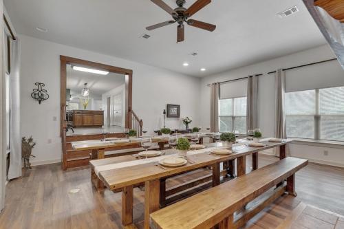 Luxury Haus Near Main St With Pool And Fire Pit