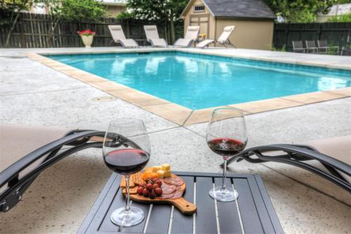 Luxury Haus Near Main St With Pool And Fire Pit