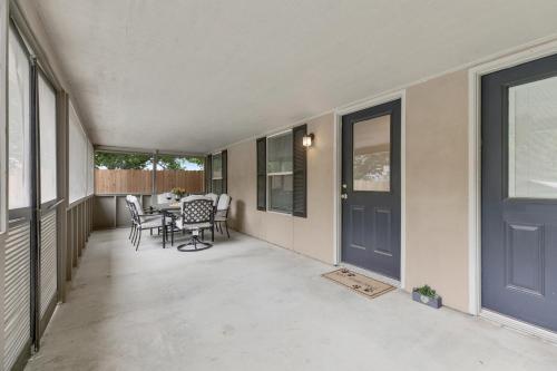 Luxury Haus Near Main St With Pool And Fire Pit