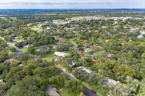 New! Luxury Home Just 5 Min From Main St!