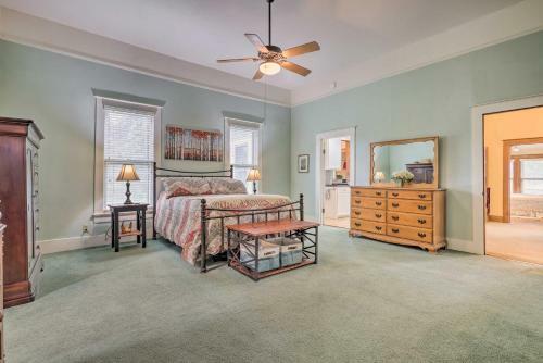 Quaint 2-acre Lockhart Home About 9 Mi To Town