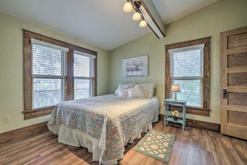 Quaint 2-acre Lockhart Home About 9 Mi To Town