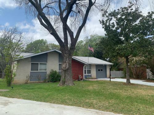Oasis 3 Near Dfw Airport With Mediterranean Setting