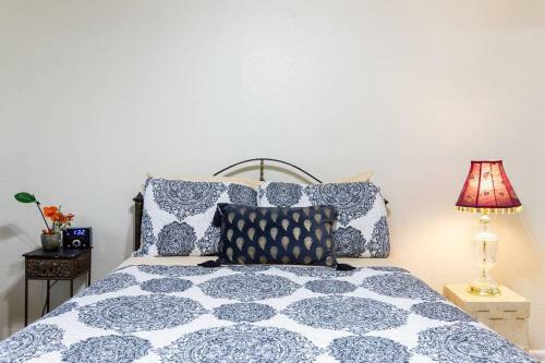 Oasis Near Dfw Airport With Mediterranean Setting