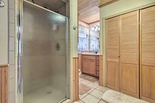 Llano Home With Yard Walk To Restaurants!