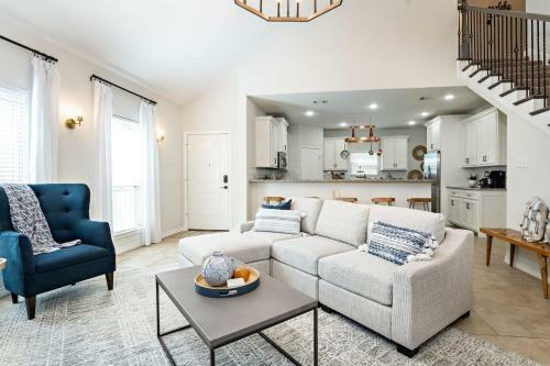 Luxury Lakefront Getaway