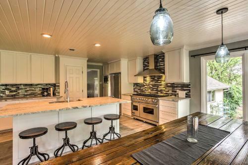 Star Harbor Lake House With Dock, Deck And 2 Boat Lifts