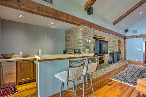 Upscale Lakefront Home With Boat Dock And Decks!