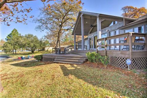 Upscale Lakefront Home With Boat Dock And Decks!