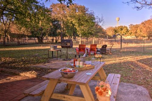 Restored Hill Country Cottage With Updated Yard!