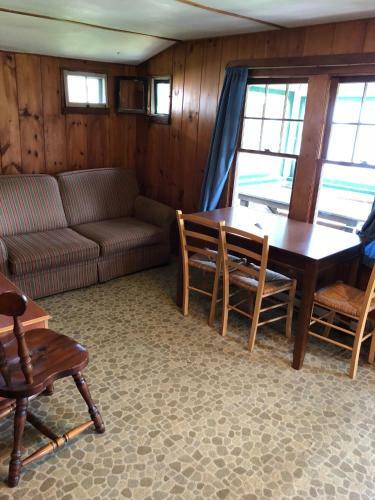 Anchorage At The Lake