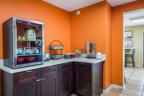 Hotel Relax Inn - Waynesville