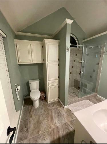 Charming 3/2 House By Shopping, Lcu, And Tech!