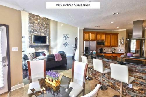 Eagle, A House As Big As Texas - Cedar Bend